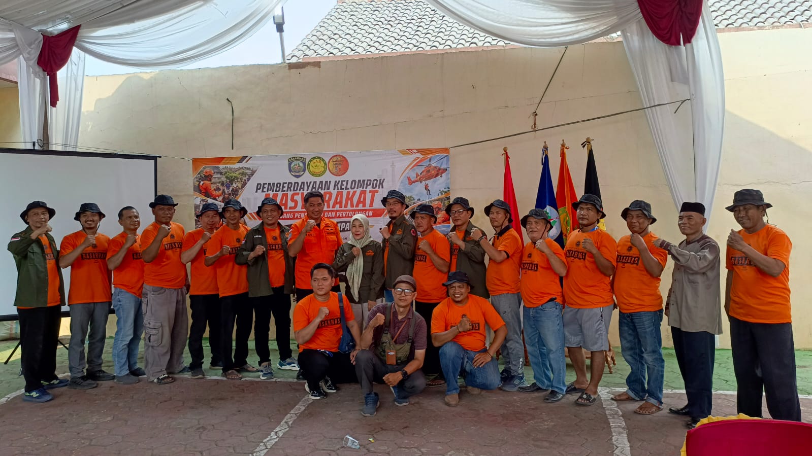 Basarnas Bekasi Latih Warga Sumberjaya Tangani Bencana Sendiri