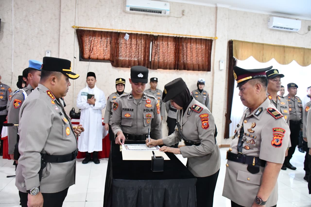 Sertijab & Kenaikan Pangkat Polresta Cirebon: Jabatan Adalah Amanah, Pelayanan Jadi Prioritas