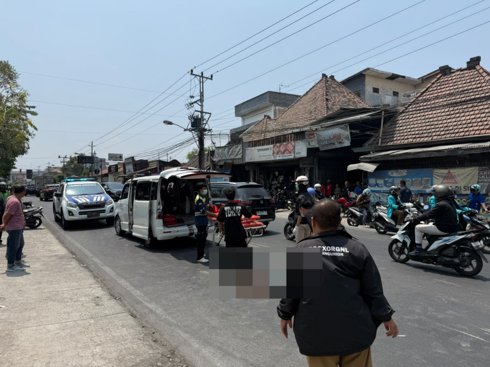 Berbelok Tanpa Isyarat, Pengendara Sepeda Ontel Tewas Tabrak Motor di Jalan Dr Rajiman Solo