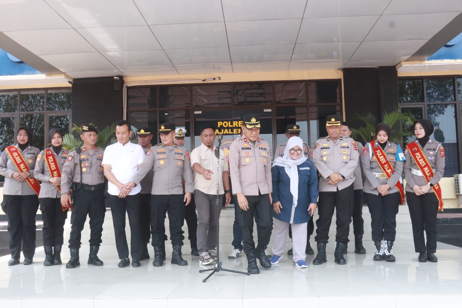 Polres Majalengka Bersama PDAM Salurkan Bantuan Air Bersih ke Empat Kecamatan