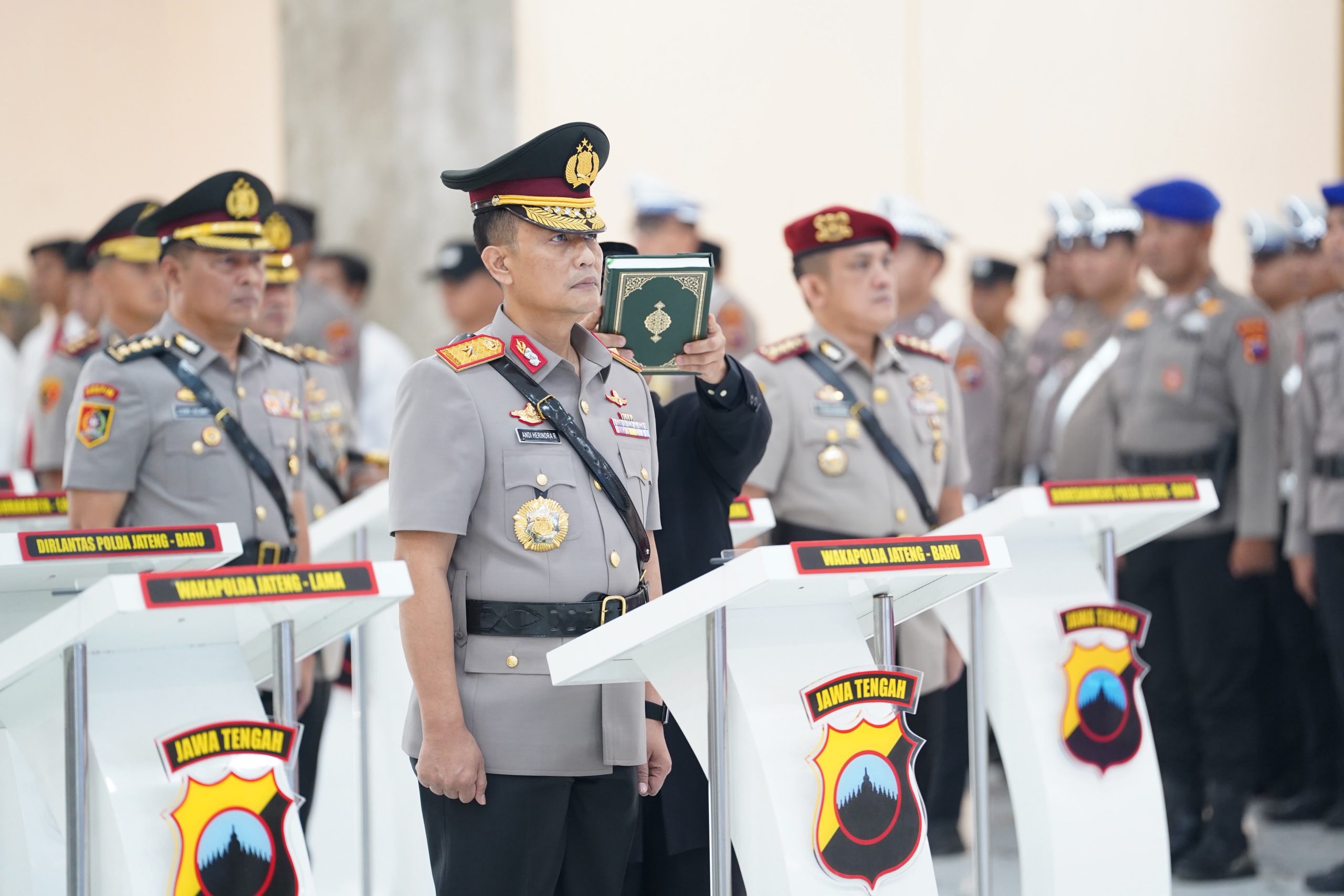 Kapolda Jateng Pimpin Sertijab 13 Jabatan Strategis, Perkuat Semangat Polisi Bersama Masyarakat